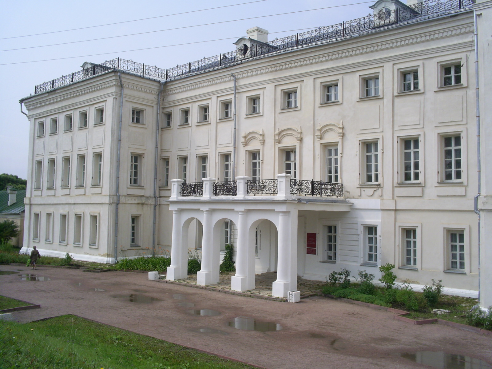 Visits Polotnyany Zavod