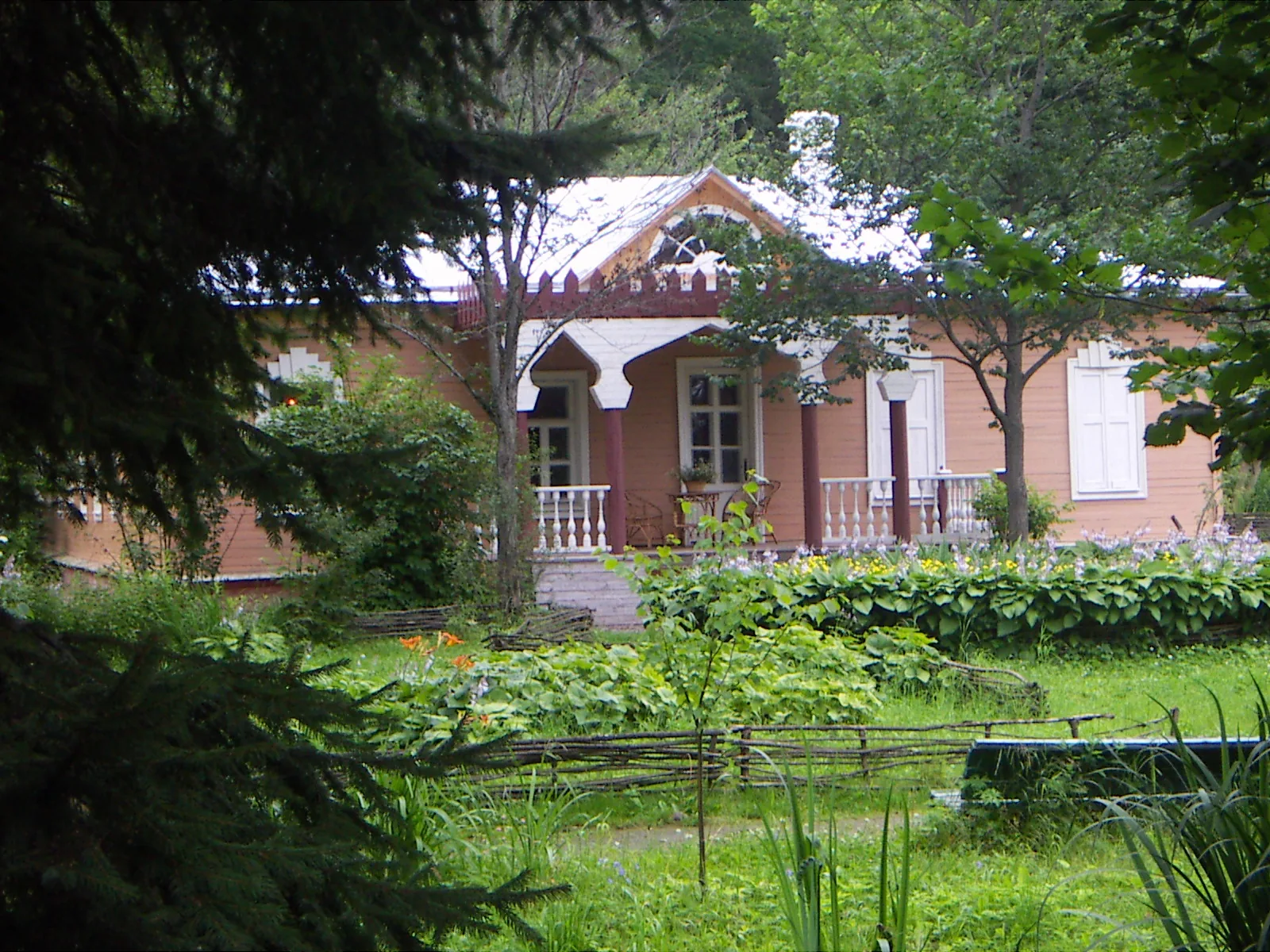 Move to Melikhovo estate