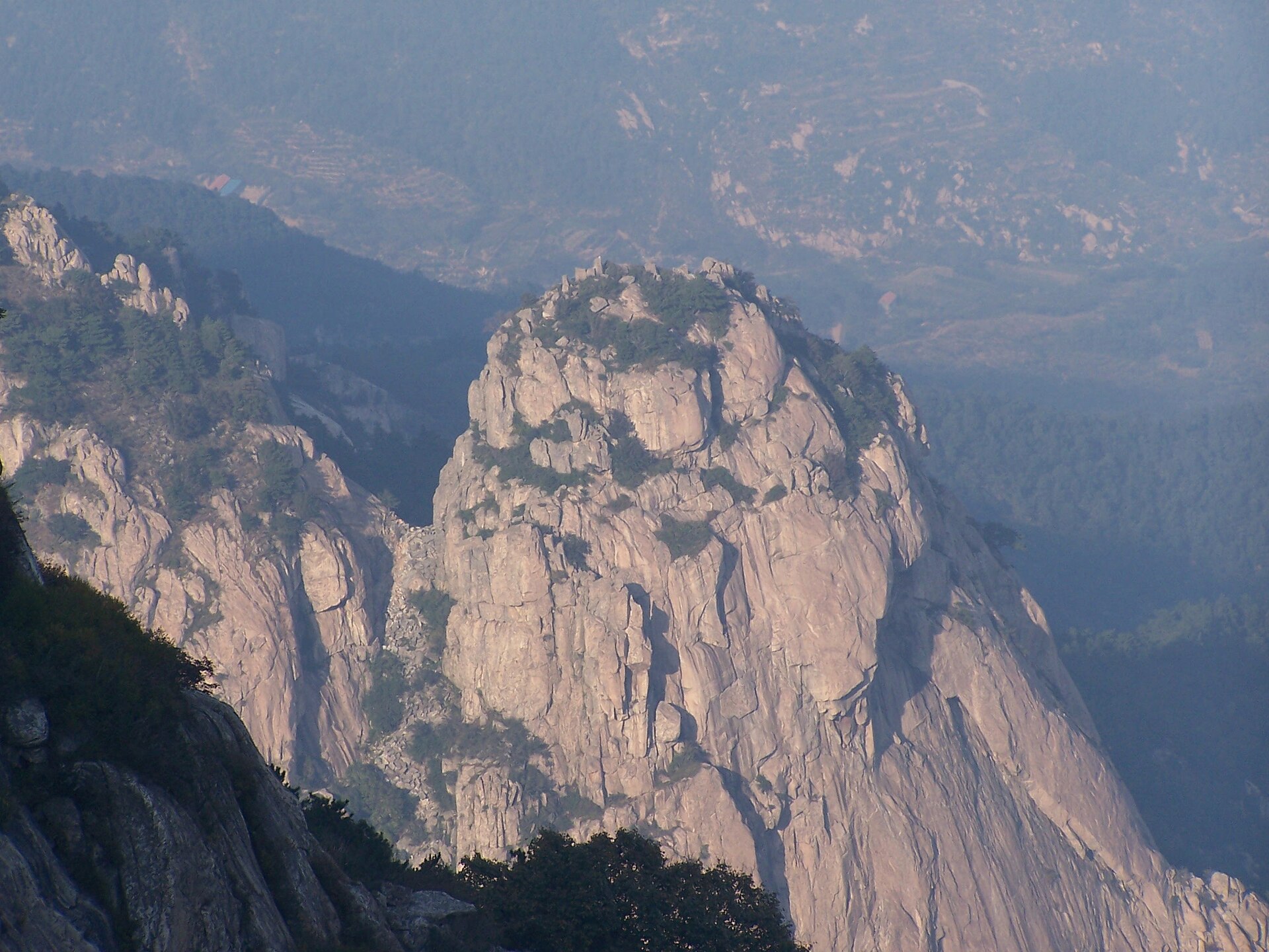 Sacrifices at Liangfu Mountain