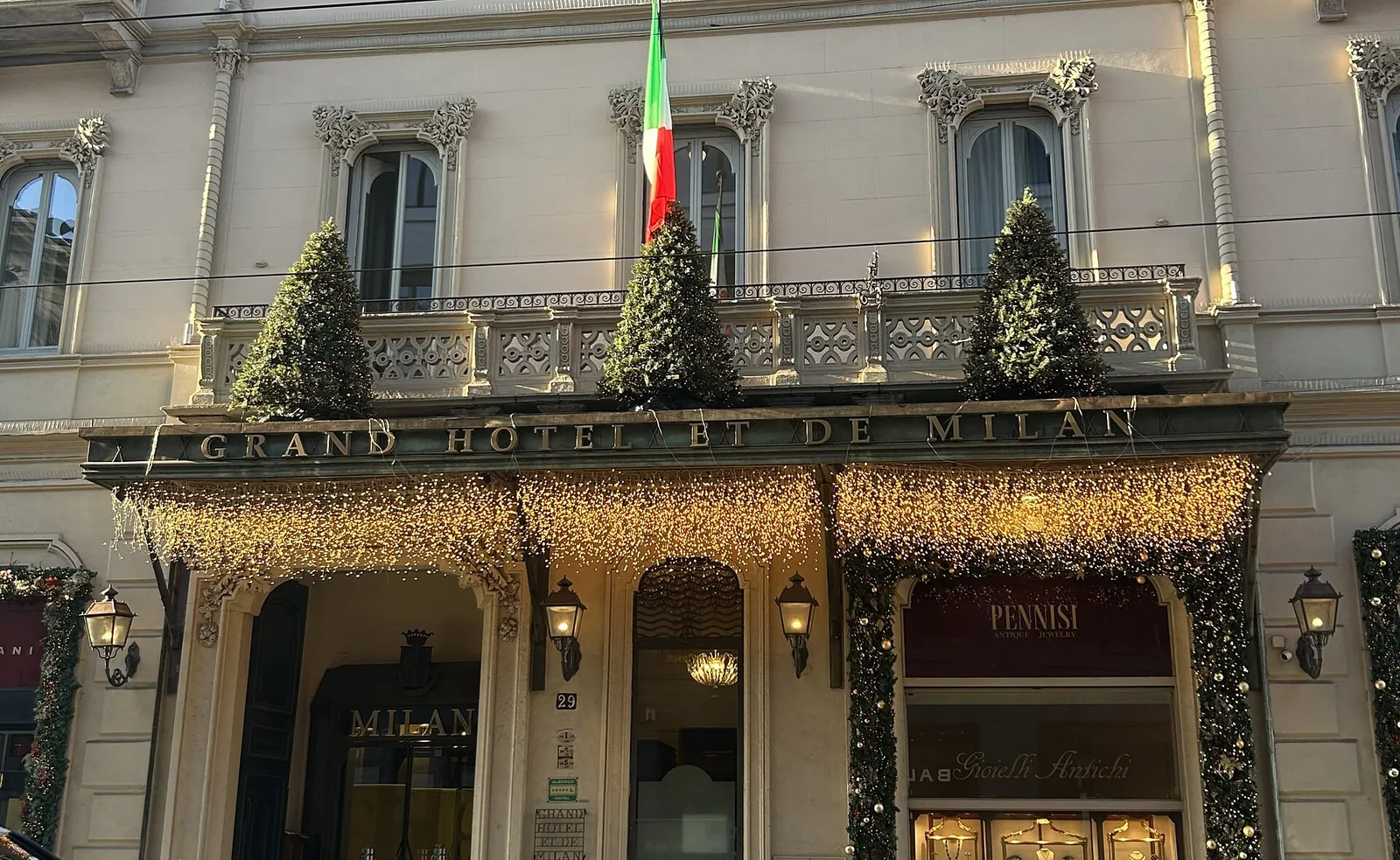 Establishes Milan hotel residence
