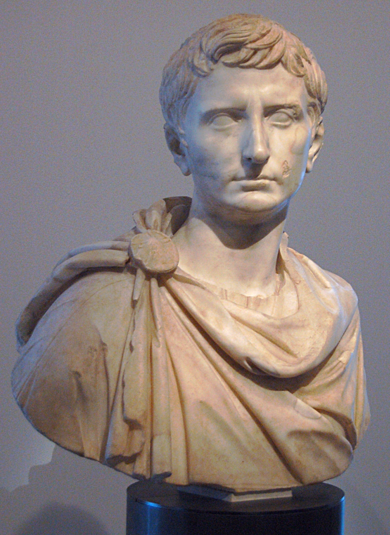 Enters Rome with a private army