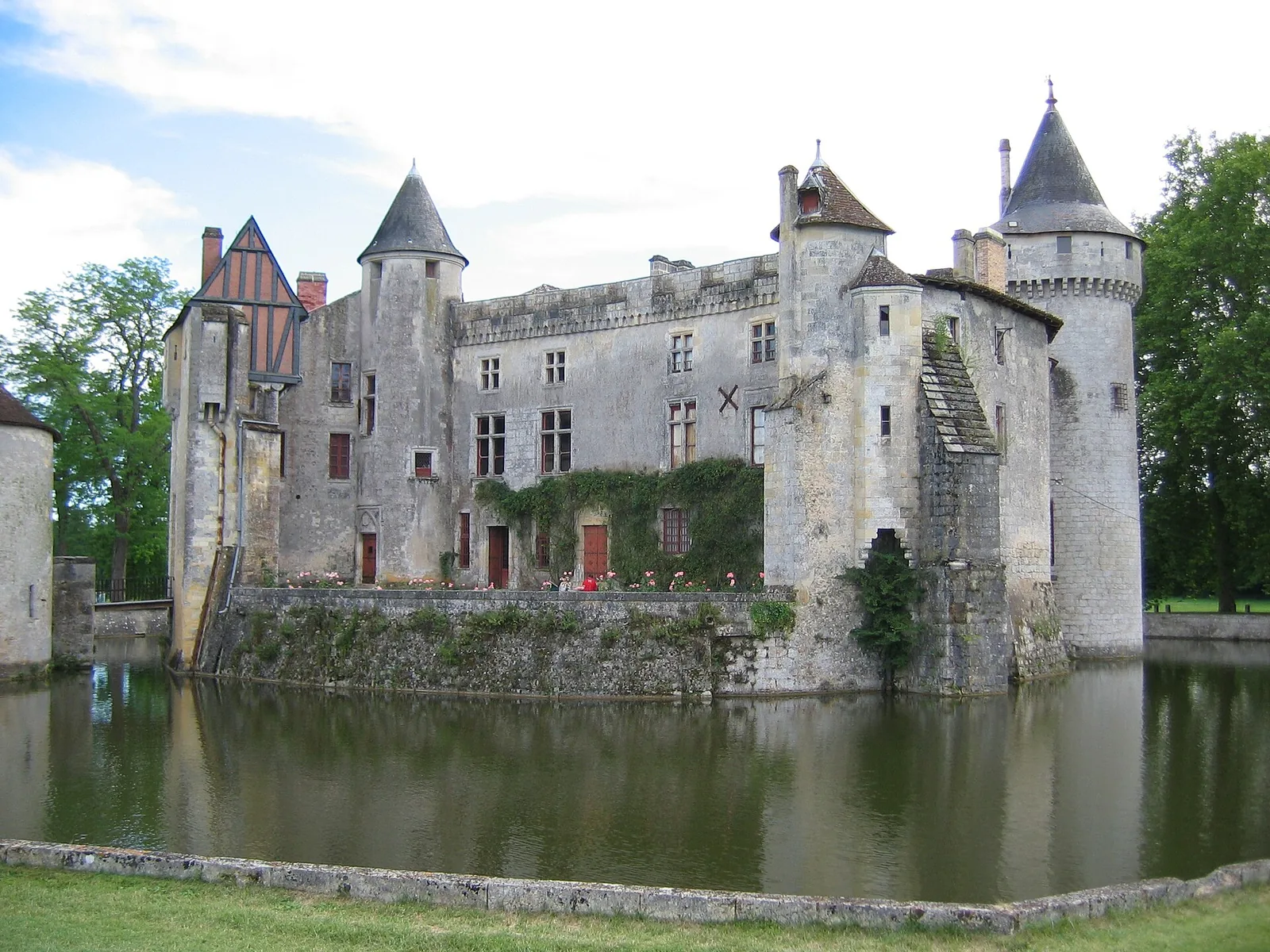 Birth at Château de la Brède