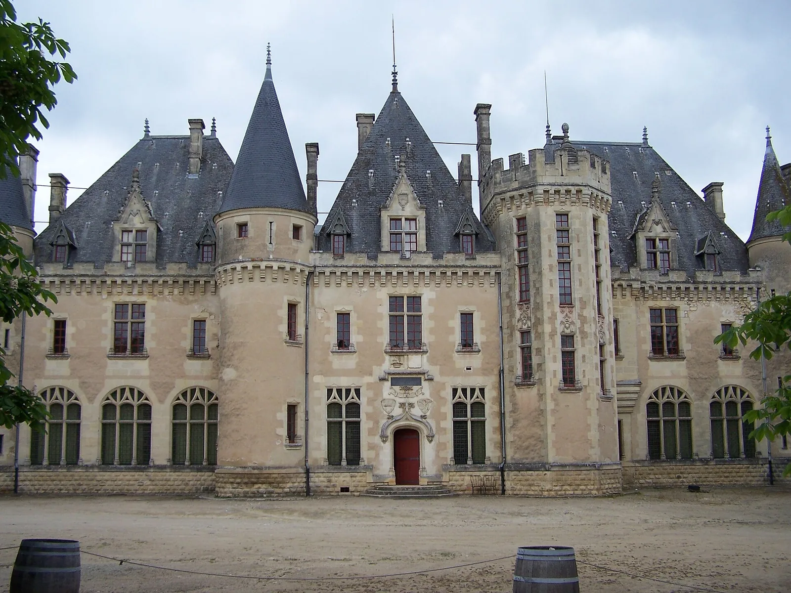 Return to the family estate