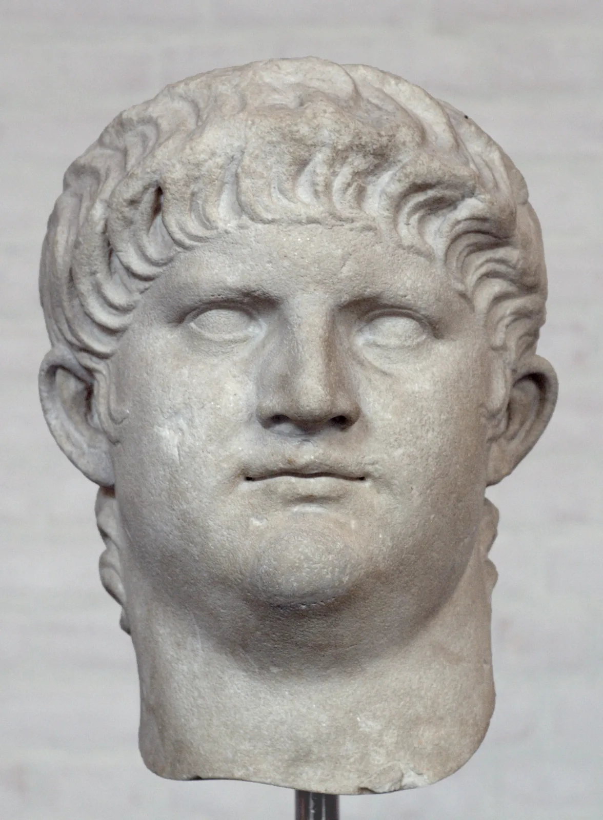 Triumphal-style return to Rome