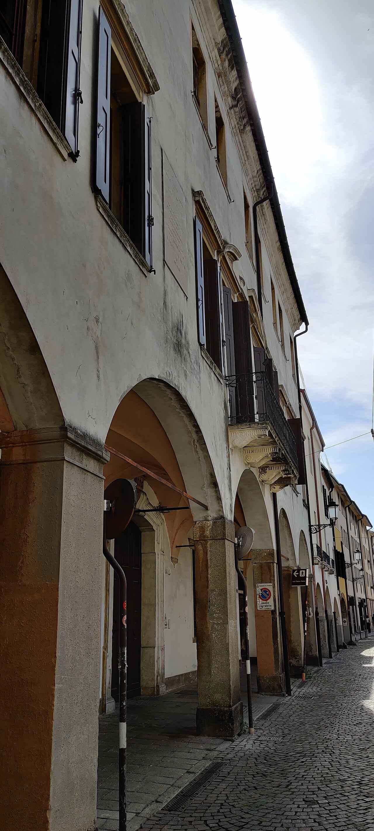 Occupied his Via dei Vignali house