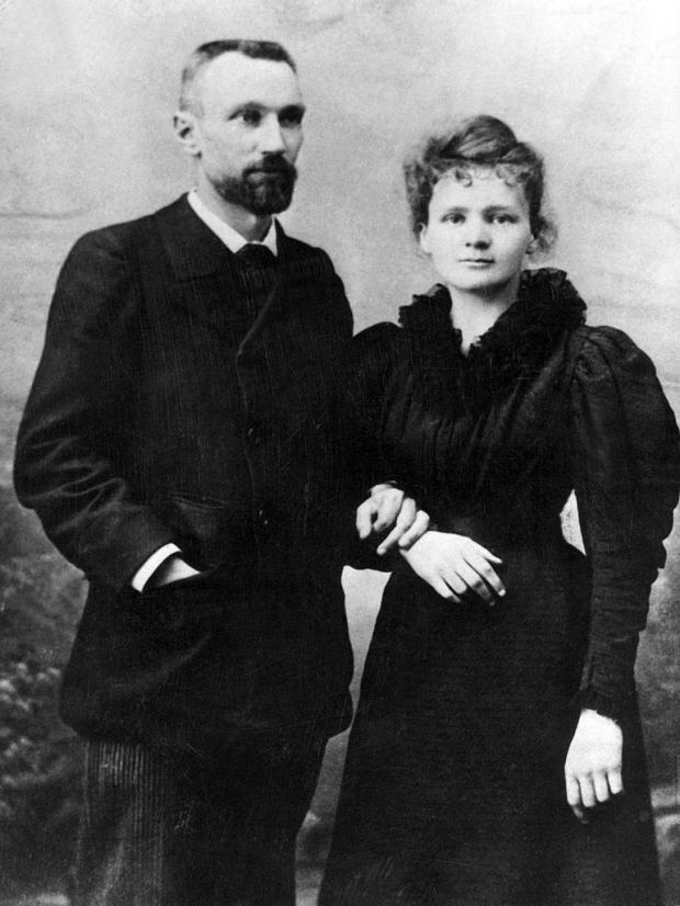 Marries Pierre Curie in Sceaux