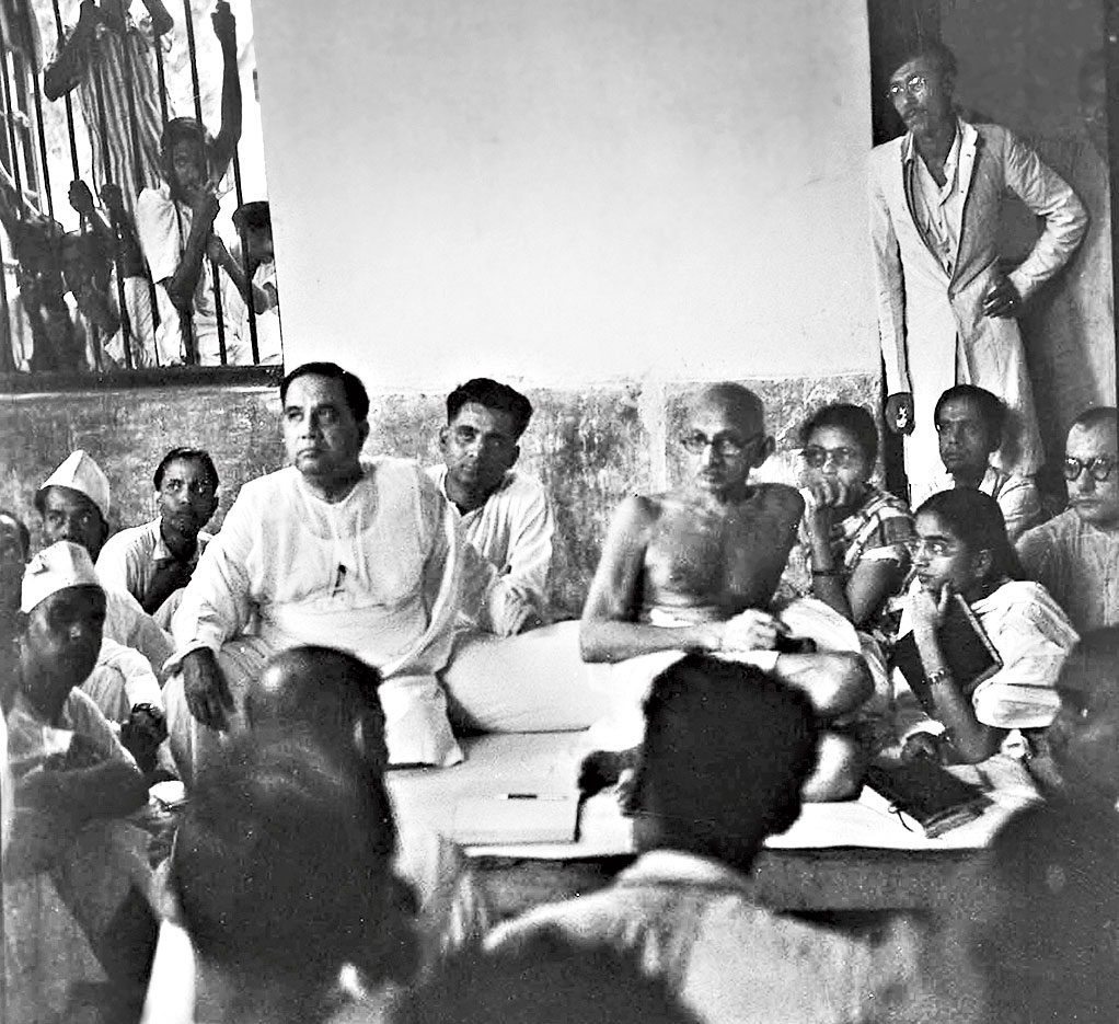Stays at Sodepur before independence