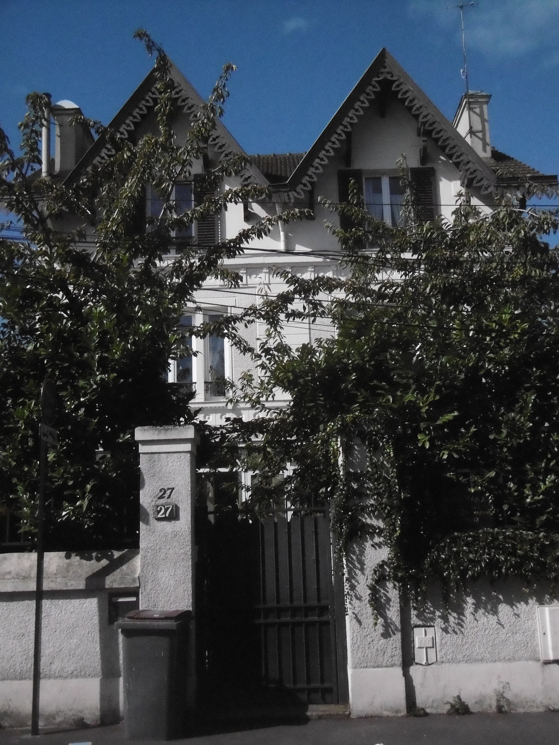 Stays again in Argenteuil
