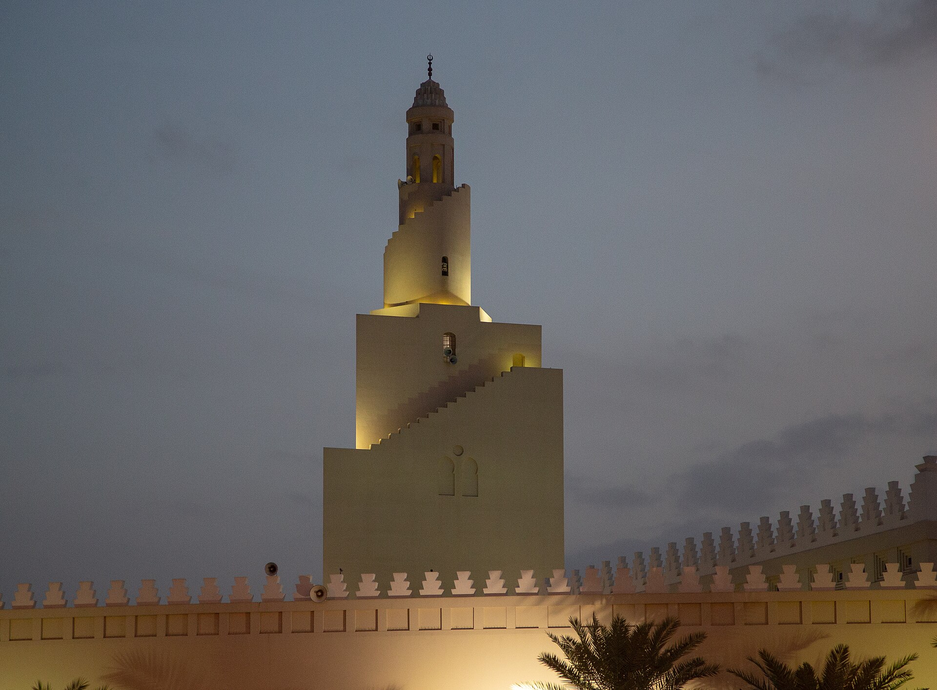Assumes ihram at Dhu al-Hulayfah
