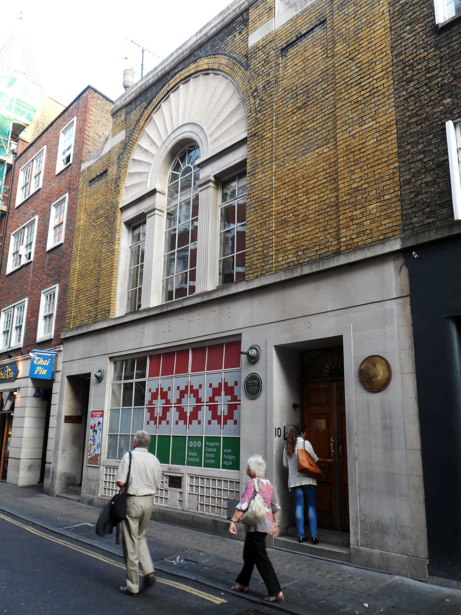Lodges above the White Peruke