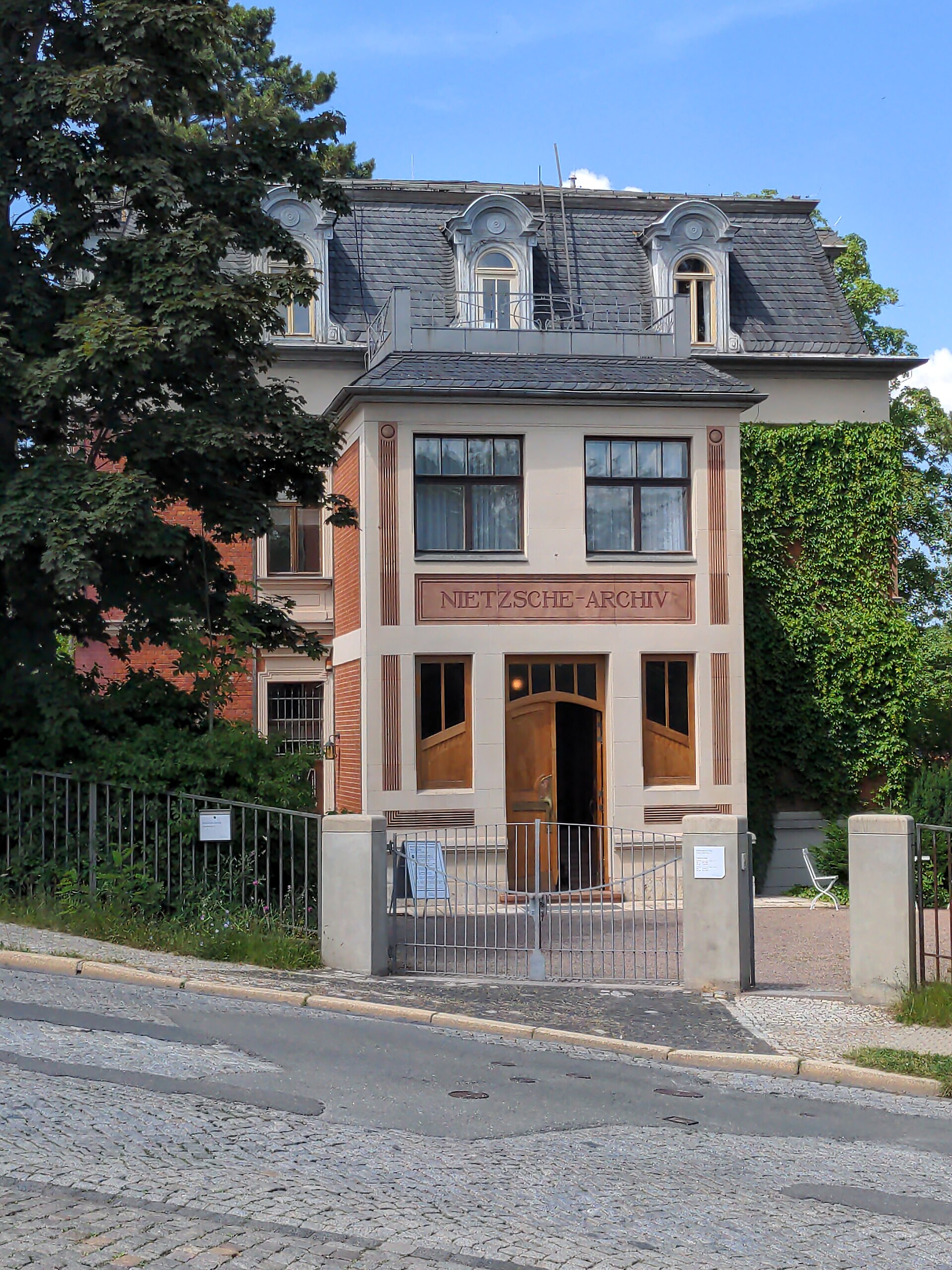 Dies in Weimar