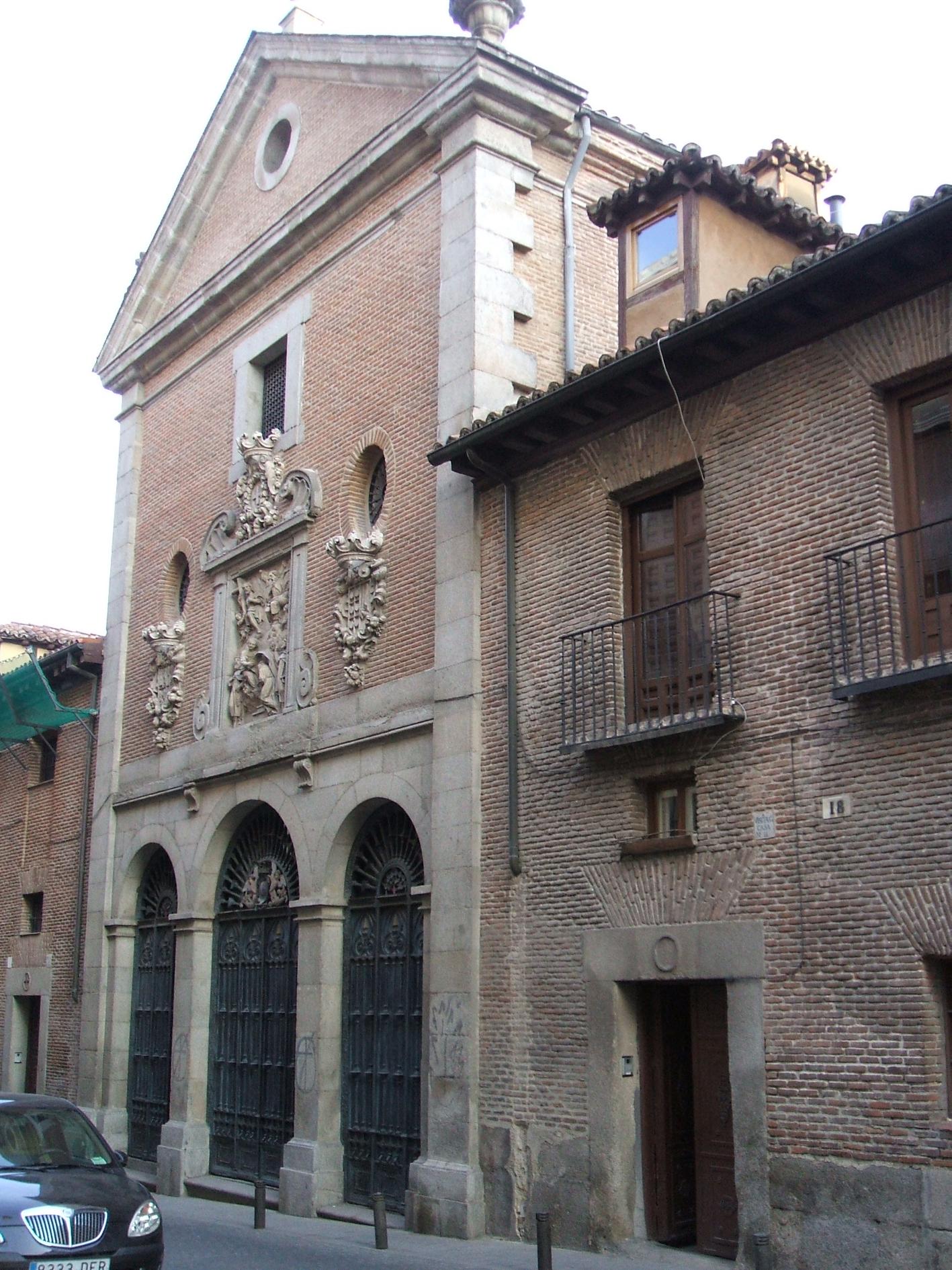 Dies at his Calle del León home
