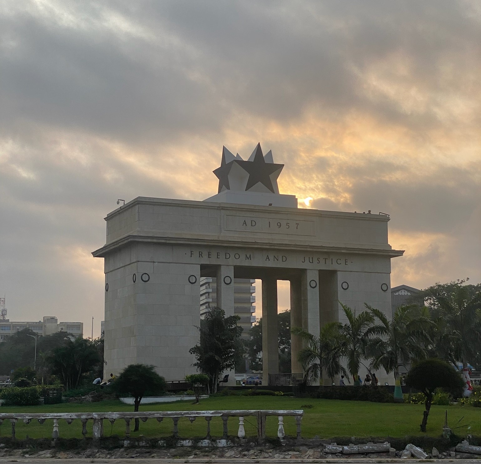 Witnesses Ghanaian independence