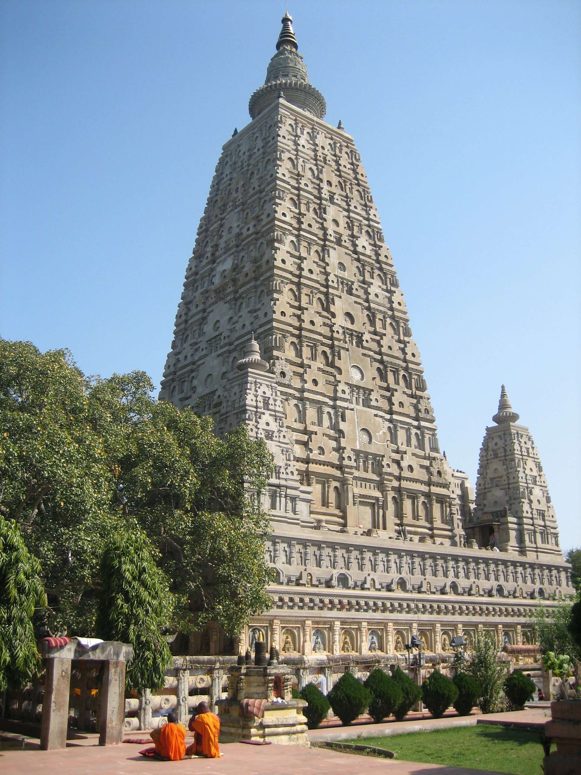 Visits Bodh Gaya